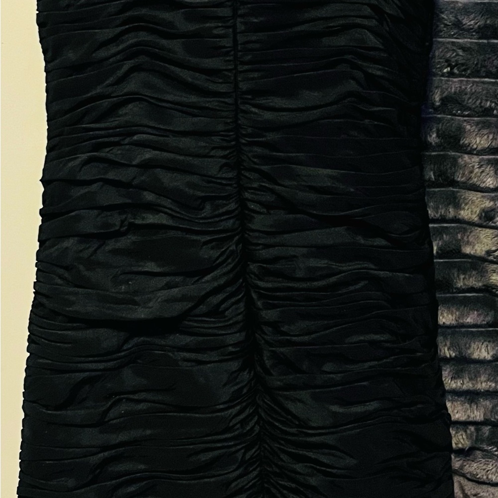 Chic Black Strapless Bodycon Dress